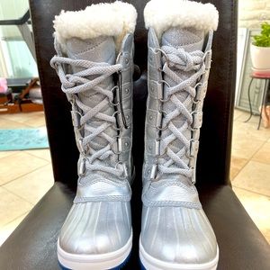 New Sorel Disney X Women’s Tofino Frozen 2 Boots